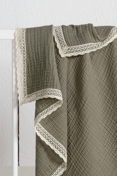 The 100% Cotton Ruffled & Knitted 4-Layer Muslin Baby Blanket