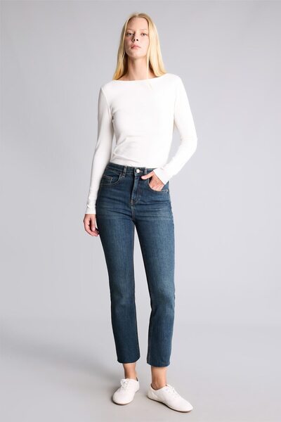 DeFacto Crop Flare Fit Orta Bel Kısa Çan Paça Jean Pantolon I4313AX26WN