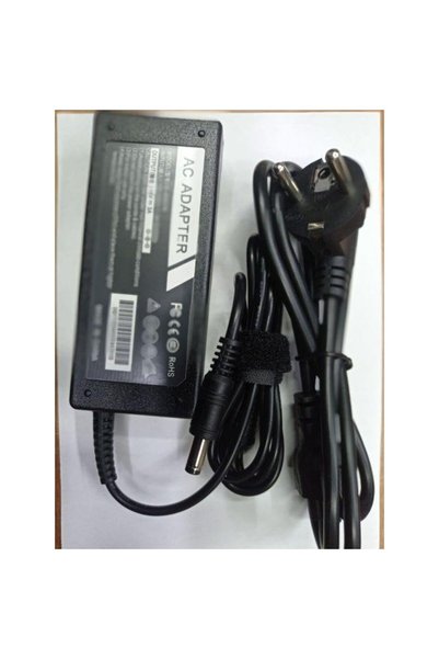 Zeus Lojistik 15 volt 3 amper standart uçlu adaptör 15 volt 3 amper 5.5 mm 2.5 mm adaptör