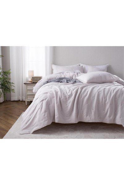 Karo Cuvertură de pat matlasată Dotta 240x220cm - Moale și elegantă