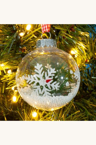 Comerivo Ornament glob de Craciun transparent cu fulgi si berries rosii 8cm