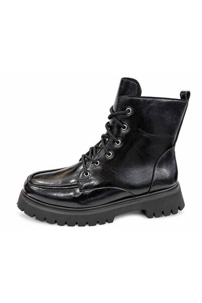 PAPUCUMUN DÜNYASI Women's Black Color Shiny Textured Patent Leather Boots with Side Zipper and Lace-Up Design