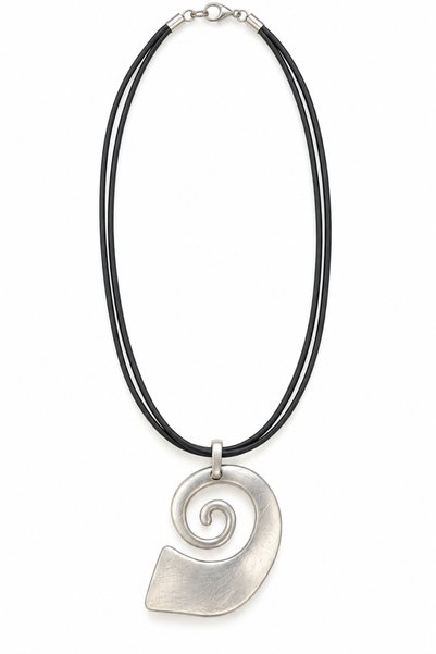 Alara Çetinkaya Siyah İpli Gümüş Renk Spiral Uçlu Kadın Kolye