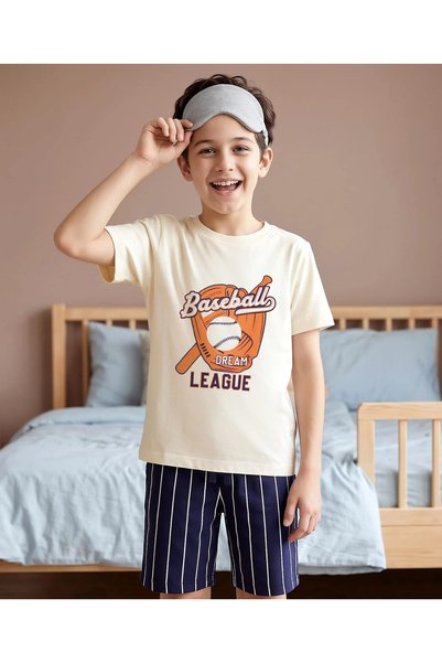 Pine kids طقم بيجامة قطنية محبوكة بأكمام قصيرة وطباعة البيسبول - لون أبيض فاتح
