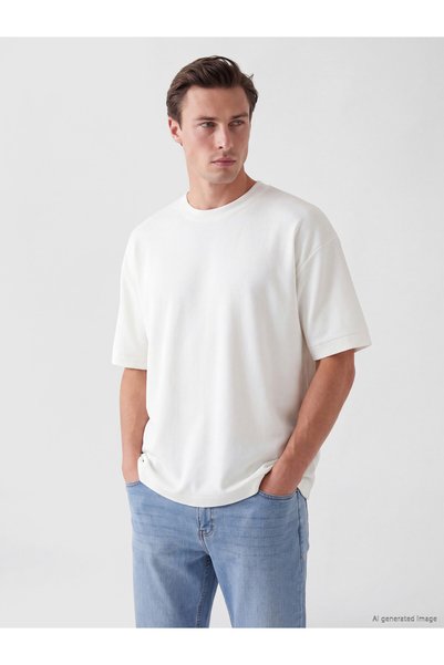 LC Waikiki تي شيرت رجالي من Peak New Season Ecru بياقة دائرية