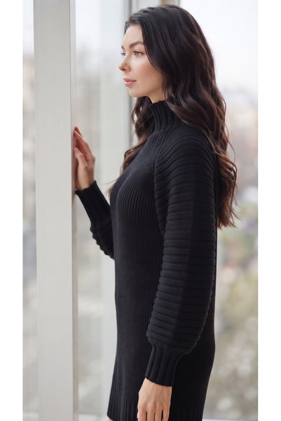 Butik Una Fiaba – Rochie neagră tricotată, cu guler înalt, pentru femei