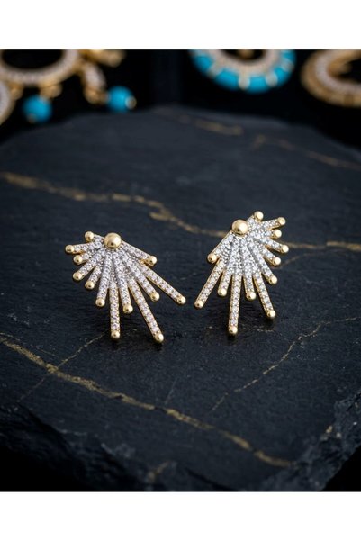 HOŞGÖR ACCESSORIES أقراط من الفولاذ بتفاصيل شمسية على شكل شعاع من حجر الزركون