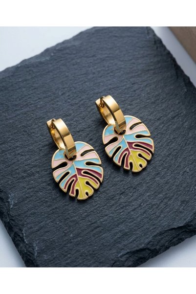 HOŞGÖR ACCESSORIES أقراط دائرية من الفولاذ بتفاصيل أوراق ملونة