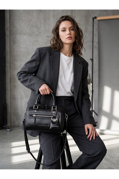 Just Polo حقيبة يد وكتف نسائية مستوردة بتفاصيل مميزة الحجم: 22×16 سم RC10071