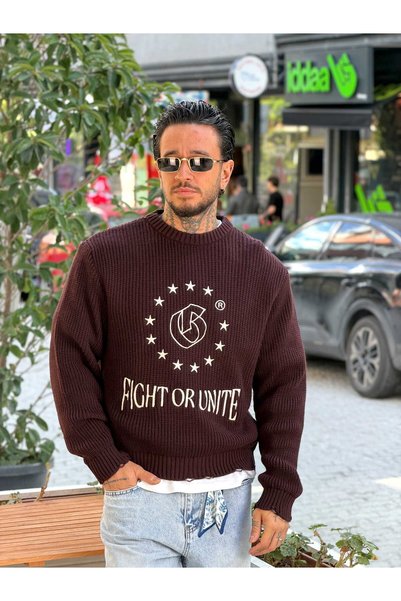 manch collection Giesto Star Embroidered Crop Knitted Sweatshirt