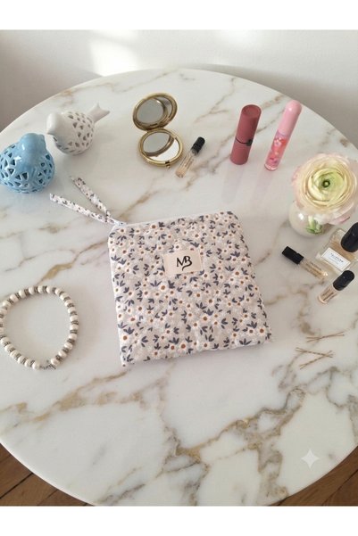 MB Cream Daisy Patterned Square Small Makeup Bag and Organizer Bag Collector ...