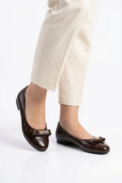 Moda Pie Malros stone front bow women's flat shoes coffee croc