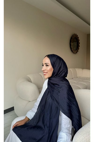 Butik شال من الحرير الهندي بنمط خطوط