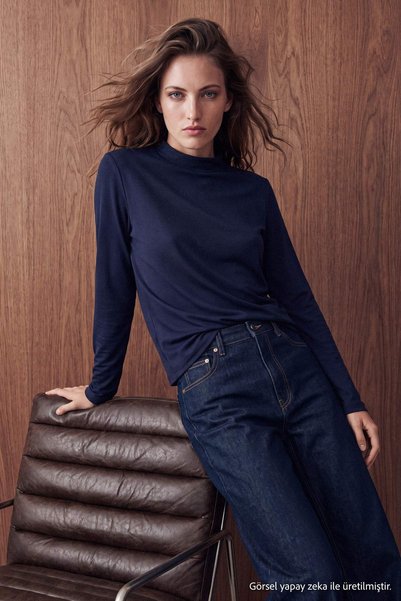 Trendyol Kollektion Marineblaue, figurbetonte, langärmlige Strickbluse mit Ru...