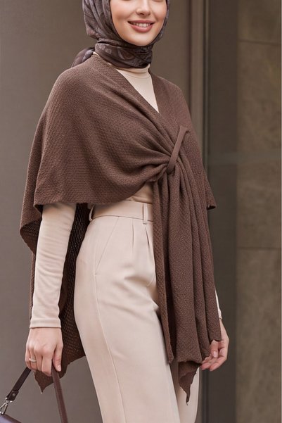 HİJABAYA Poncho tricotat cu croială lejeră, supradimensionat, cu aspect fluid...