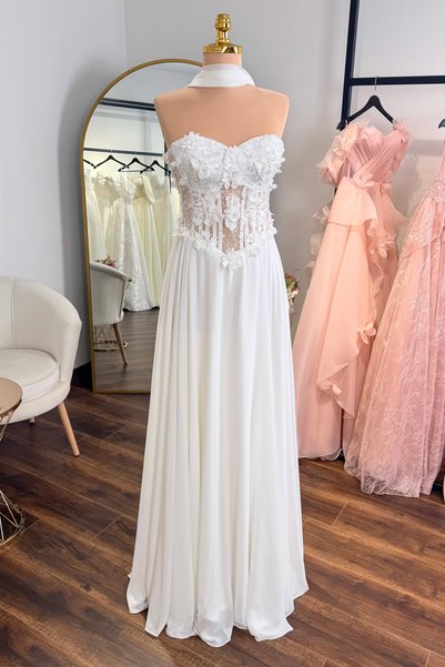 Lenta Moda Beyaz Üç Boyutlu Dantel Kaplama Şal Detaylı Şifon Abiye ve Nikah Elbise