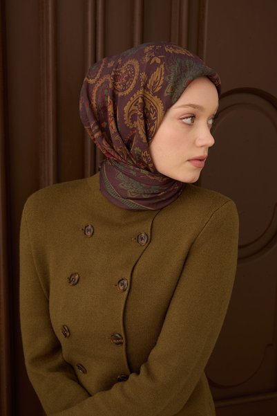 Silk Home وشاح فيلورا بنمط شال باللون البني المرير