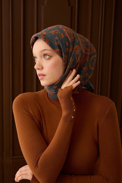 Silk Home وشاح فيلورا بنمط شال باللون الأخضر البترولي