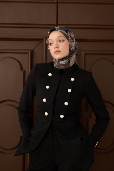 Silk Home وشاح فيلورا بنقشة الزهور باللون الأزرق الداكن