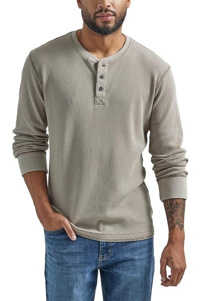 Wrangler Authentics قميص هينلي رجالي بأكمام طويلة ونسيج وافل