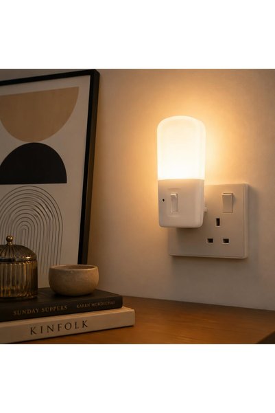 Xkimos أضواء ليلية، مصابيح LED دافئة تعمل بالكهرباء مع مستشعر من الغسق إلى ال...