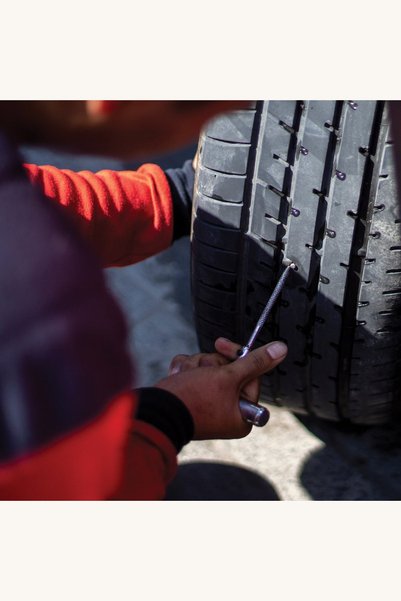Comerivo Set reparatie urgenta anvelope masina si motocicleta - 7 accesorii