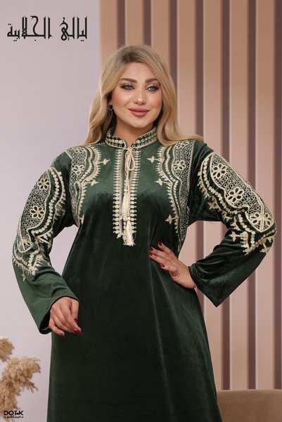 Lyaly aljlabyh جلابية مخمل ملكي فاخرة بياقة واقفة وشرابة مطرزة بالذهبي والفضي...