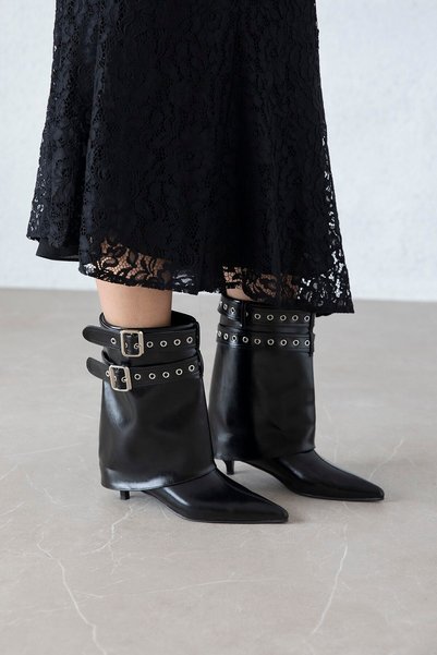STRASWANS Katy Women's Accessory Detail Wrinkled Leather Boots Black