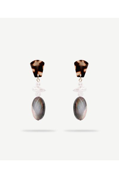 Yargıcı Shell Detailed Acrylic Earrings