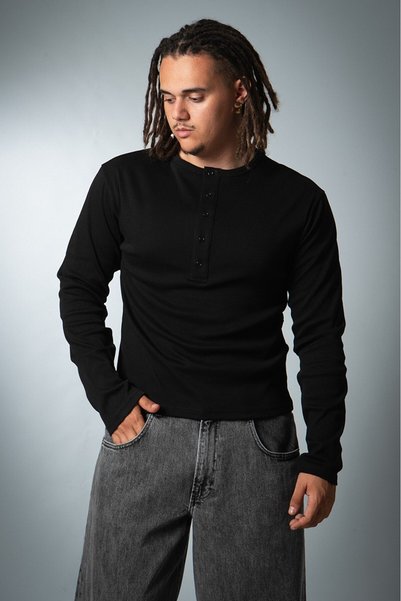 Crupt Studio Μαύρο μακρυμάνικο ανδρικό μπλουζάκι Henley από την Crupt Archive