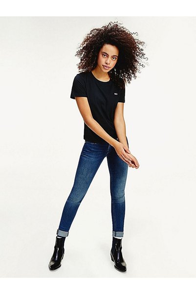 Tommy Jeans تيشيرت تومي هيلفيغر للنساء DW0DW09198-BDS