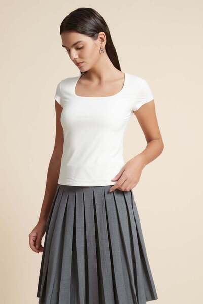 mica Solid Crew Neck Short Sleeve Top