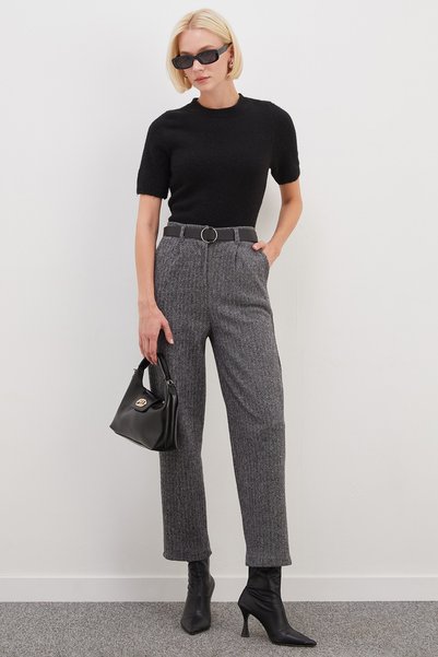 Fulla Moda Pantaloni cu model picior de gală și croială tip morcov, cu curea