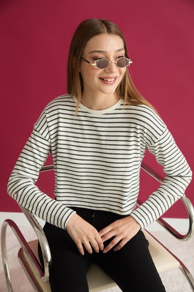 Fulla Moda Striped Crop Slim Knitwear Sweater