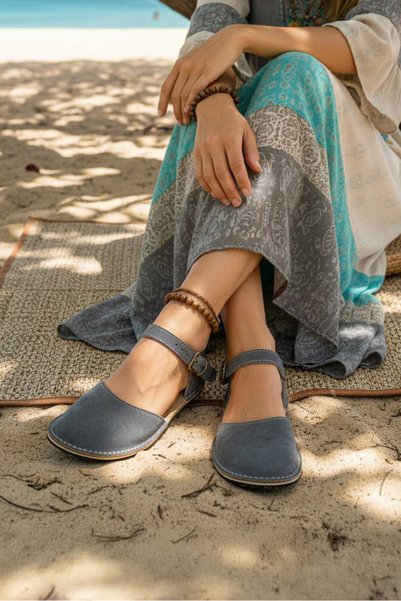Bodhi Handcraft Minimalist Gri Süet Deri Barefoot Kadın Sandalet | Kauçuk Taban
