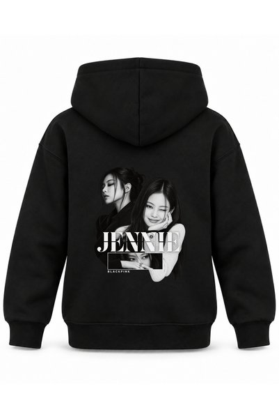 SVART WEAR هودي أسود مطبوع بلونين للأطفال من BLACKPINK JENNIE