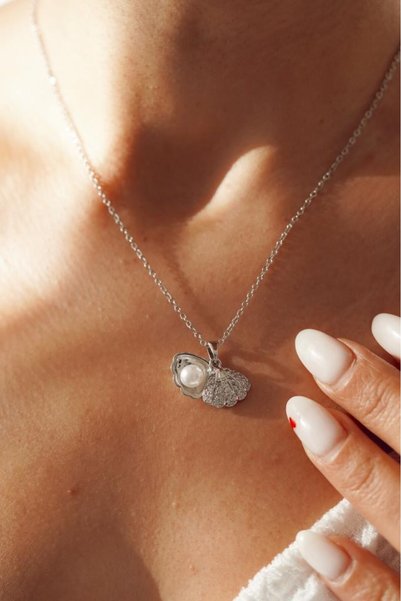 AŞIK ACCESSORIES Stainless Steel Oyster Pearl Necklace