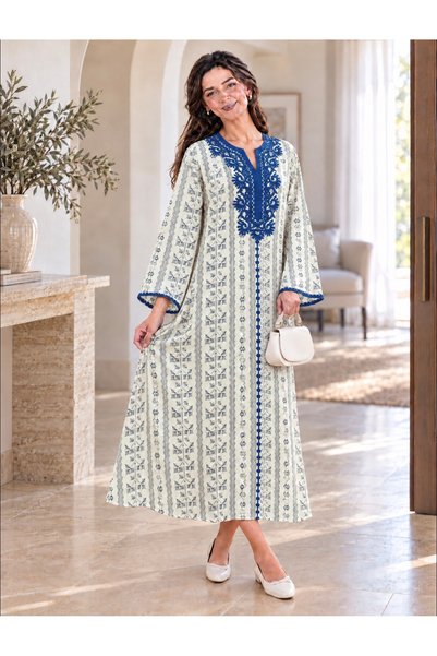 White colour جلابية نسائية طويلة بتطريز زهري بارز ونقوش هندسية وأكمام واسعة