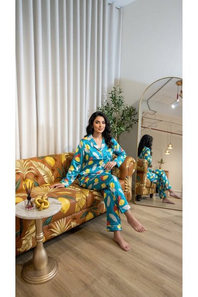Generic Women's Pajamas Model 2