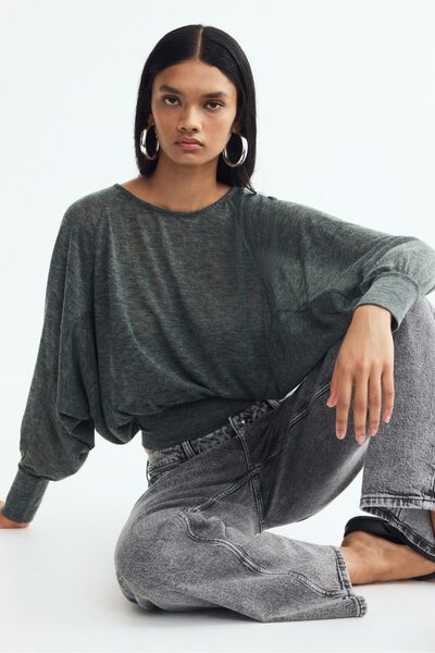 H&M Pelerin Kollu ve Kayık Yakalı Üst