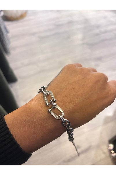 gozdeasutayaccessory سوار فضي اللون مرصع بالأحجار