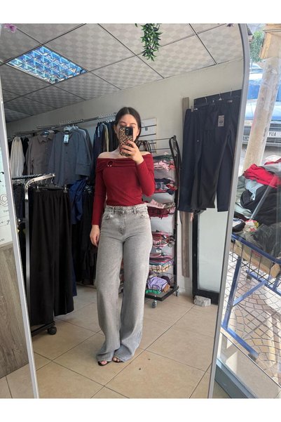 taşlı kot pantolun kadın