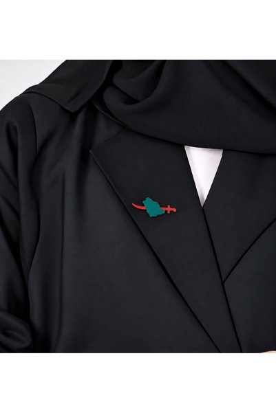 Pressia Saudi Arabia Map Design Brooch Red Line with Sword 3D Decorative Pins