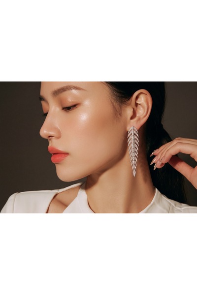 JEWELRY Silver zirkon taşlı yaprak küpe 5cm uzunluğundadır