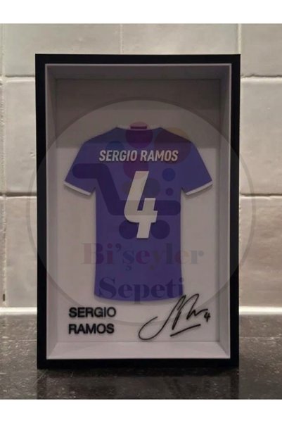 Bi'şeyler Sepeti Sergio Ramos - Forma İmzalı Figür - 14x22 cm