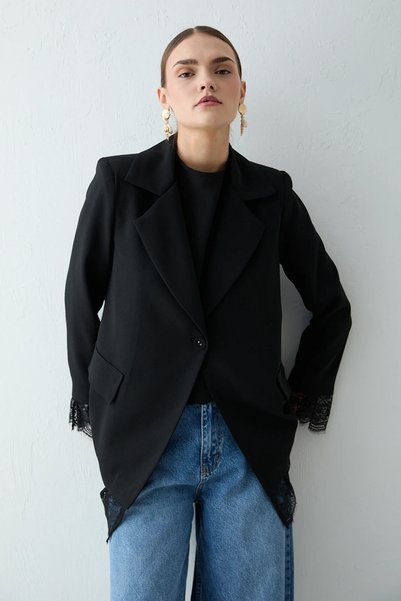 Melike Tatar Lace Detailed Jacket 32-2705