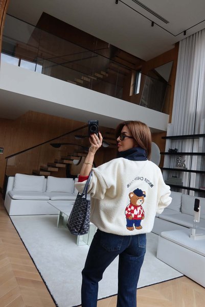 Özge Özgenç Beli Lastikli Yakası Düğmeli Polar Sweat