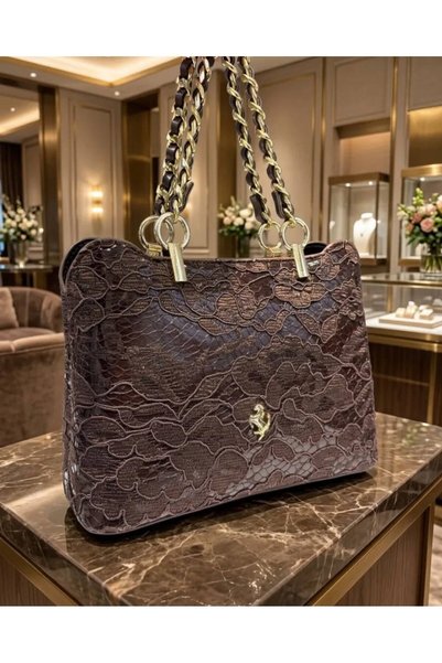 H&D COLLECTİON Τσάντα χειρός και ώμου με λουράκι πολλαπλών θηκών σε μίνι μέγε...