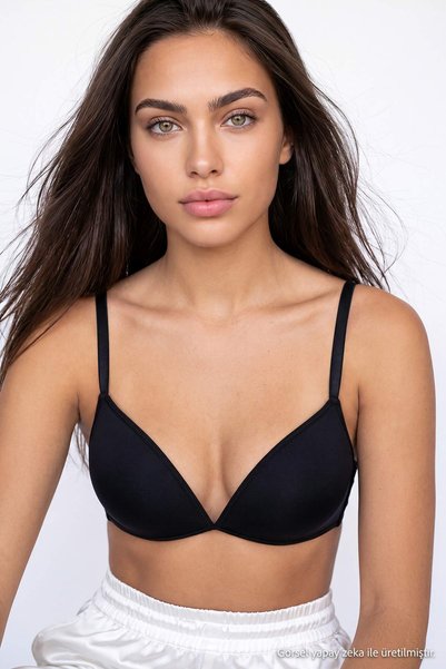 Trendyol Collection حمالة صدر مثلثة الشكل ذات أربطة مسطحة صغيرة باللون الأسود...