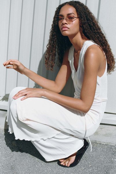 H&M Lace-trimmed tie-belt dress